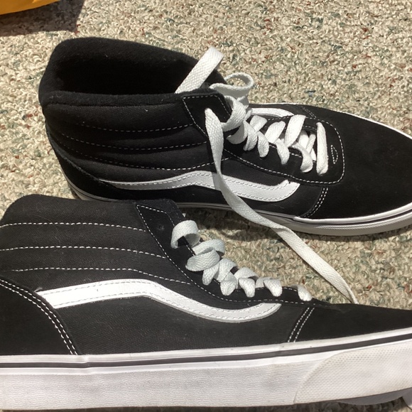 Mens Vans Sneakers, Size 9.5. Great condition. - Picture 6 of 6